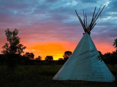 Коренное племя вернуло себе землю через более чем век после крупнейшего массового повешения в истории США
