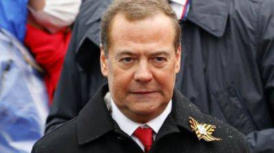Медведев грозится захватить больше украинских регионов