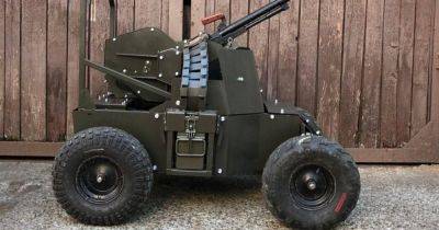 Танковый пулемет и броня: Минцифра показала нового боевого робота для ВСУ (фото)