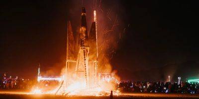 «Что-то восстает из огня еще сильнее». Идеолог украинской скульптуры Феникс с Burning Man рассказал о рисках ее сожжения и символизме