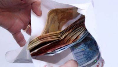 Украинским строителям часть зарплаты платили "в конвертах", присвоено 2,5 млн евро