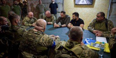 Важный диалог. Зеленский совершил поездку в Донецкую область и обсудил проблемы на фронте с командованием