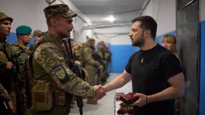Зеленский посетил 8 боевых бригад в Донецкой области