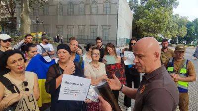 Мэр Одессы вышел к митингующим: удался ли диалог | Новости Одессы