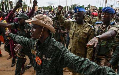 Франция планирует вывести часть своих войск из Нигера