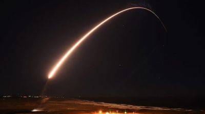 Пентагон этой ночью испытывает межконтинентальную баллистическую ракету