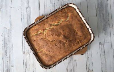 Король любого застолья: рецепт закусочного пирога на кефире с зеленью и сыром