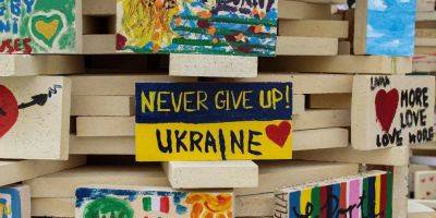 Написала письмо кириллицей. 10-летняя Молли из Британии учит украинский язык, чтобы разговаривать с детьми-беженцами