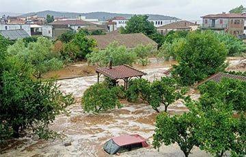 Большое наводнение накрыло Грецию - charter97.org - Белоруссия - Греция
