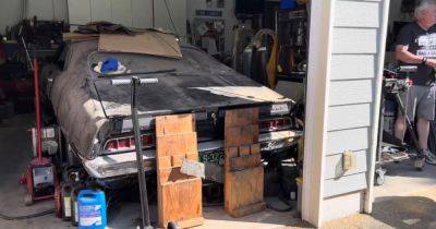 В заброшенном сарае нашли культовый спорткар Ford 70-х: он 26 лет стоял на месте (видео)