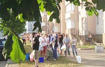 На улицах Минска появились цистерны с питьевой водой