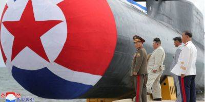 КНДР спустила на воду новую субмарину с ядерным оружием