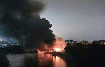 Мощный пожар в Москве: горит Федеральная таможенная служба
