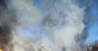 Ужасный "прилет" в Кривом Роге, пылает пожар: куда попала российская ракета