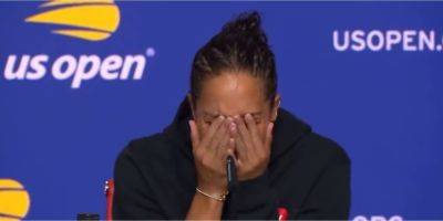 Американская теннисистка расплакалась после обидного поражения от белоруски в полуфинале US Open — видео