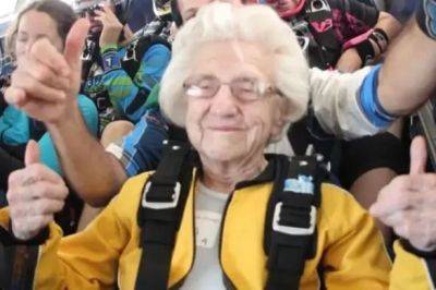 104-летняя парашютистка назвала секрет долгой жизни