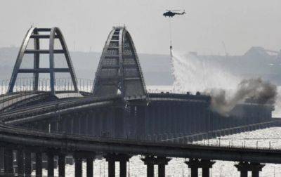 Движение автомобилей на Крымском мосту приостановили СМИ
