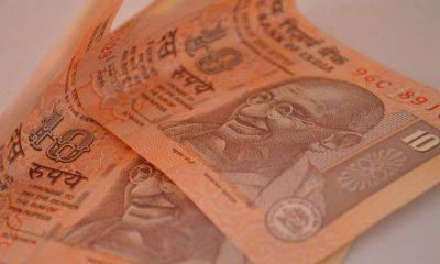 Куда денем рупии: Центробанк Индии запретил конвертировать национальную валюту в рубли