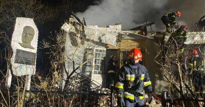 В новогоднюю ночь россияне уничтожили музей Шухевича и повредили альма-матер Бандеры