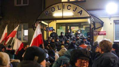 В Варшаве начались протесты из-за задержания экскеровников МВД
