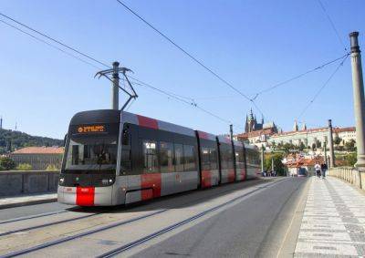 Прага показала новую модель городского трамвая: фото и видео