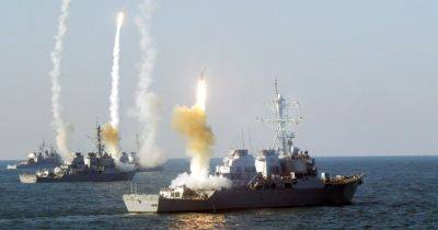 ВМС США и Британии отбили самую массированную атаку хуситов на корабли в Красном море