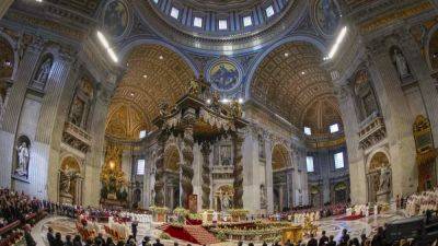 В Соборе Святого Петра в Ватикане отреставрируют киворий Бернини - ru.euronews.com - Италия - Рим - Ватикан - Ватикан