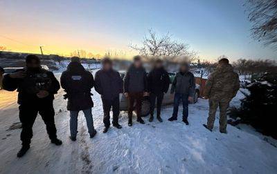 В Черновицкой области задержаны уклонисты и их переправщик через границу