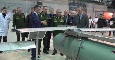 В РФ впервые показали корректируемую авиабомбу ФАБ-1500 с УМПК (фото)
