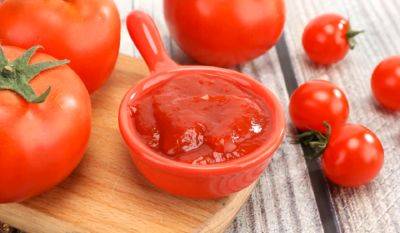 Вся трапеза накроется "медным тазом": к каким блюдам категорически не подходит кетчуп