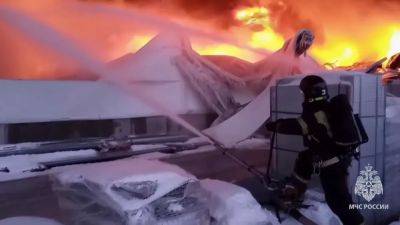 Масштабный пожар на складе Wildberries в Санкт-Петербурге