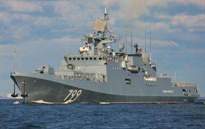 РФ вывела в Черное море группу военных кораблей