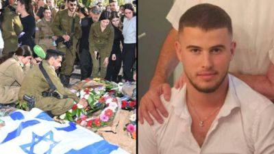 Родители написали на могиле убитого в Газе сына: "Погиб из-за бездействия правительства"