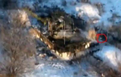 Бійці ЗСУ підірвали російський танк у Василівці