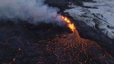 Извержение вулкана у Гриндавика сразу после эвакуации