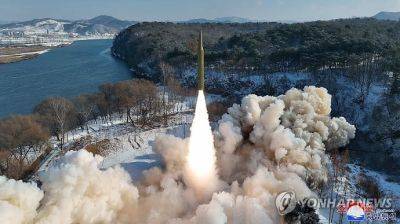 КНДР заявила об испытании гиперзвуковой твердотопливной ракеты