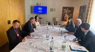 В Давосе начались переговоры Украины с Румынией по гарантиям безопасности