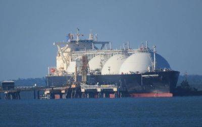 Катар приостановил поставки сжиженного газа через Красное море
