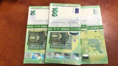 Полицейский нашел пакет с 30.000 евро в автобусе и смог отыскать владельца в Хайфе