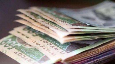 Украинцам раздают по 10 тысяч гривен: кто может получить и что для этого необходимо сделать