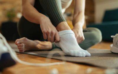 Белые носки – как отстирать без отбеливателя – полезные лайфхаки