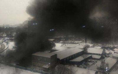 Под Москвой вспыхнул мощный пожар на складе
