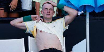 Побежал к мусорке. Британского теннисиста стошнило после ожесточенного матча на Australian Open-2024 — видео