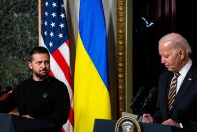 США передадут Зеленскому в Давосе призыв перейти Украине к обороне – Bloomberg