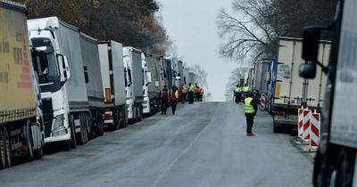 "Протест будет приостановлен": правительство Польши договорилось с перевозчиками, – СМИ
