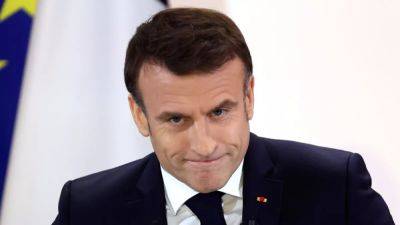Президент Эммануэль Макрон видит Францию "более сильной" на фоне вызова ультраправых