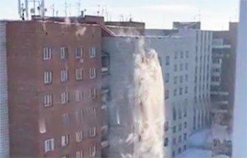 В российском Новосибирске бьет фонтан кипятка высотой в семь этажей