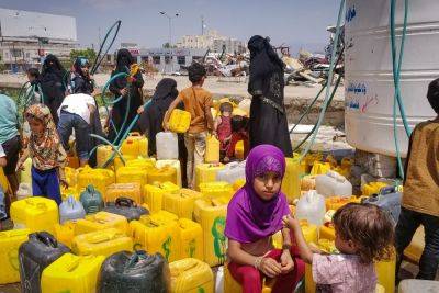 Более 75% йеменцев зависят от гумпомощи, но ее количество стремительно сокращается