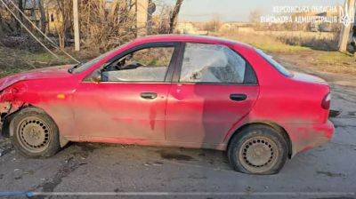 Россияне днем снова обстреляли Херсон: убили водителя и ранили женщину