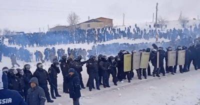 В российской Башкирии массовые беспорядки: тысячи людей вышли на протесты, есть раненые (видео)